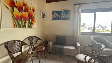 House 3 blocks from the beach, close to everything. Condominium