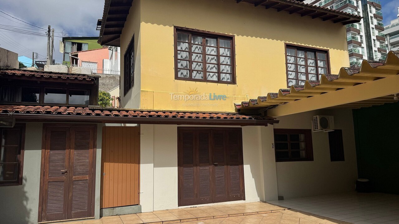 Apartamento para aluguel de temporada em Florianópolis (Centro)