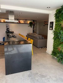 Apartamento moderno en Guarujá: comodidad y seguridad