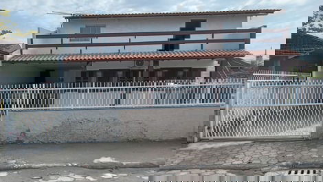 ¡Gran casa! con 3 habitaciones en São Francisco do Sul en Enseada.
