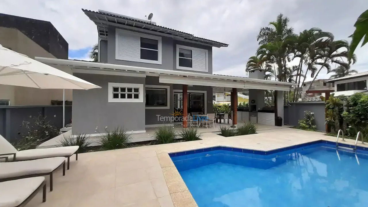 Casa para aluguel de temporada em São Sebastião (Praia da Baleia)