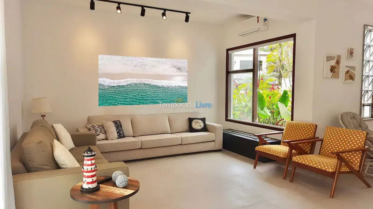 Casa para aluguel de temporada em São Sebastião (Praia da Baleia)