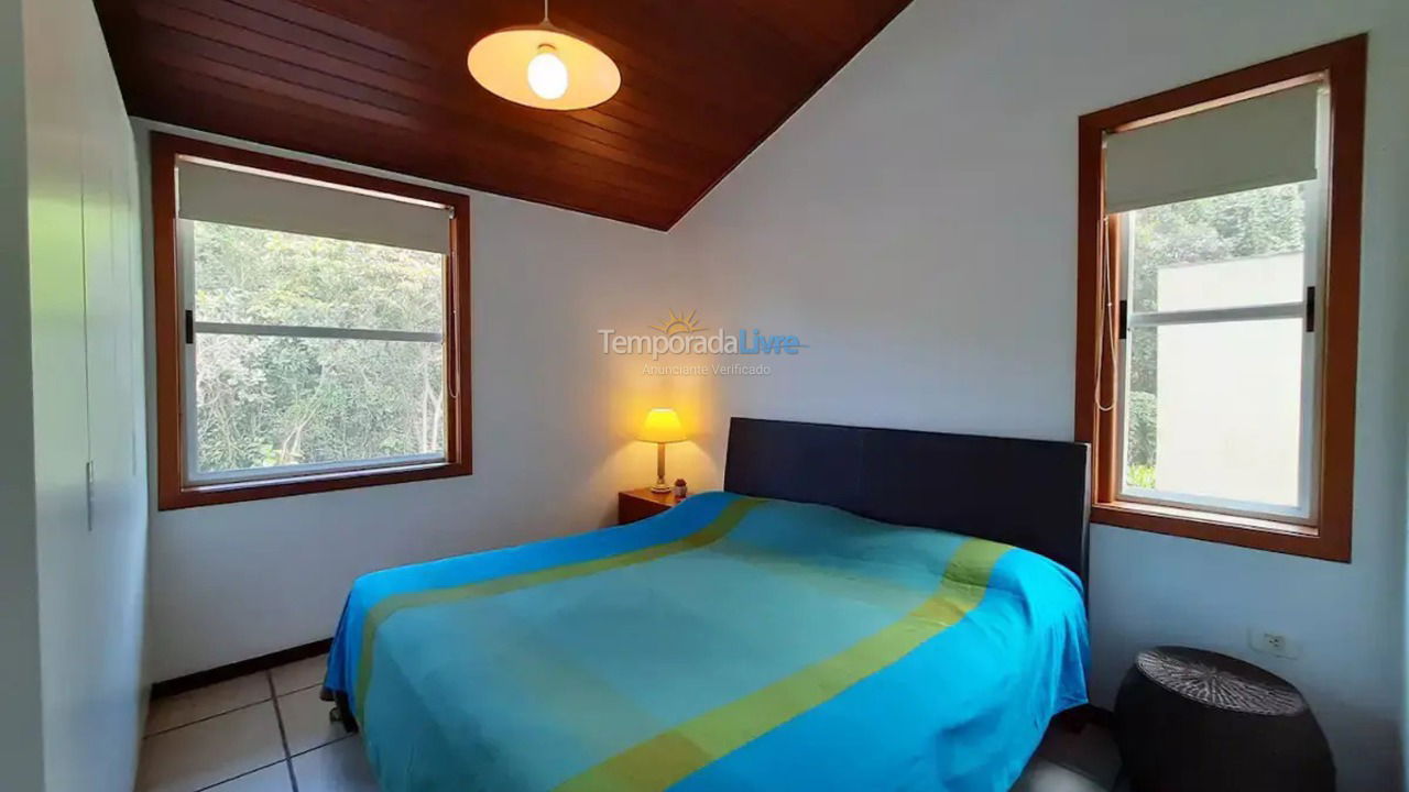 Casa para aluguel de temporada em São Sebastião (Praia da Baleia)