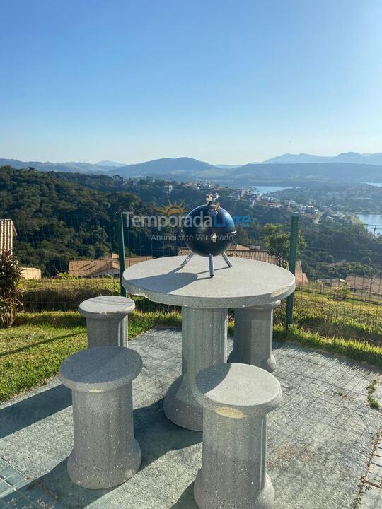 Casa para aluguel de temporada em Capitólio (Escarpas do Lago)