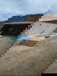 Casa em Ubatuba com piscina - 2 quartos
