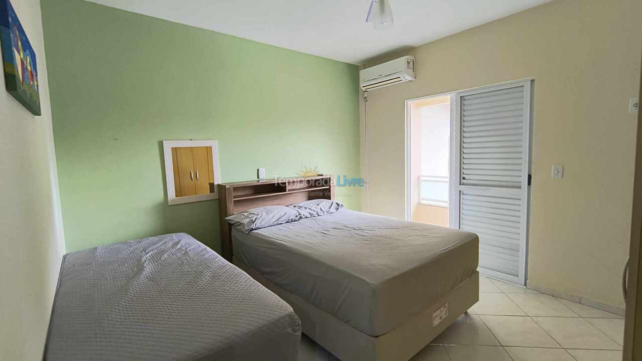 Casa para aluguel de temporada em Bombinhas (Praia de Bombinhas)