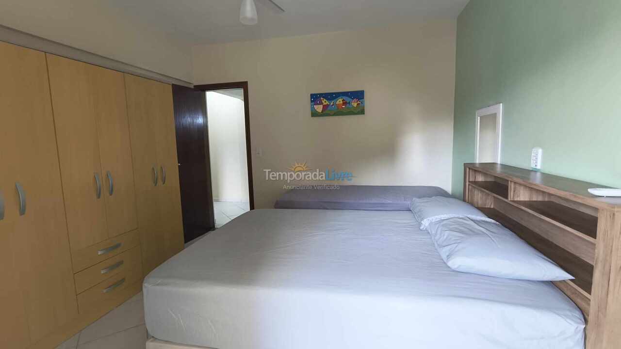 Casa para aluguel de temporada em Bombinhas (Praia de Bombinhas)