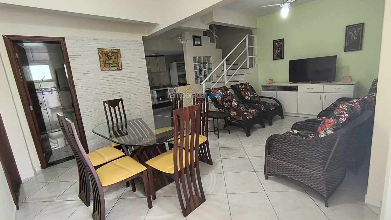 Casa para aluguel de temporada em Bombinhas (Praia de Bombinhas)
