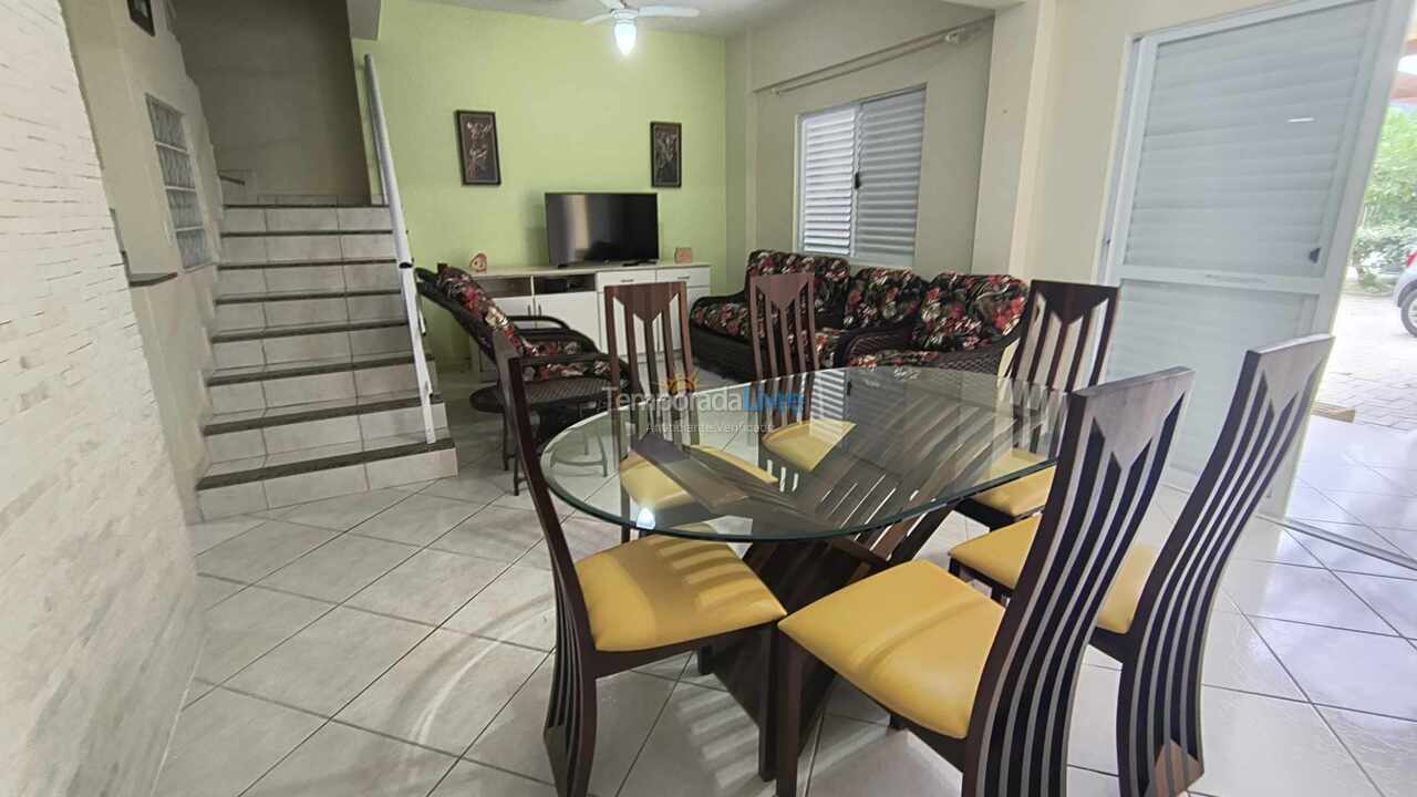 Casa para aluguel de temporada em Bombinhas (Praia de Bombinhas)