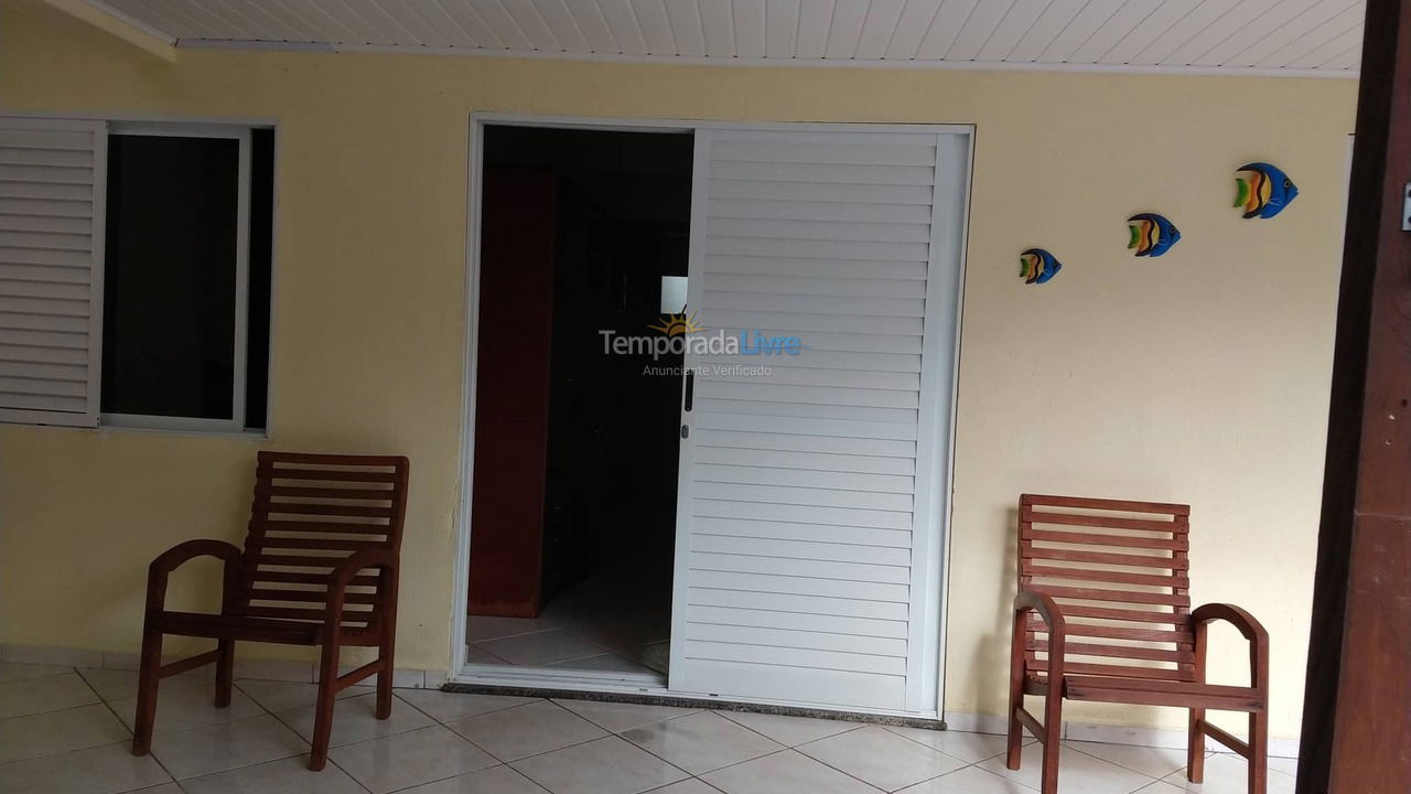 Casa para aluguel de temporada em Bombinhas (Praia de Bombinhas)