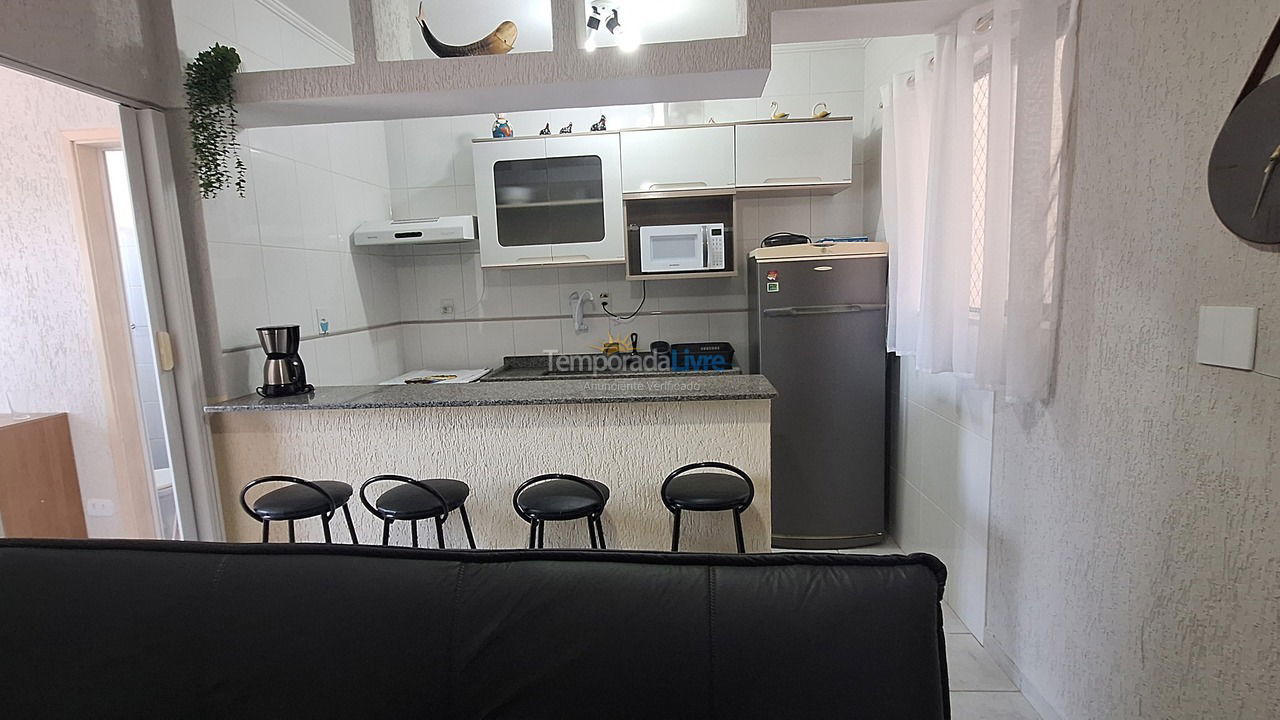 Apartamento para aluguel de temporada em Praia Grande (Praia do Caiçara)