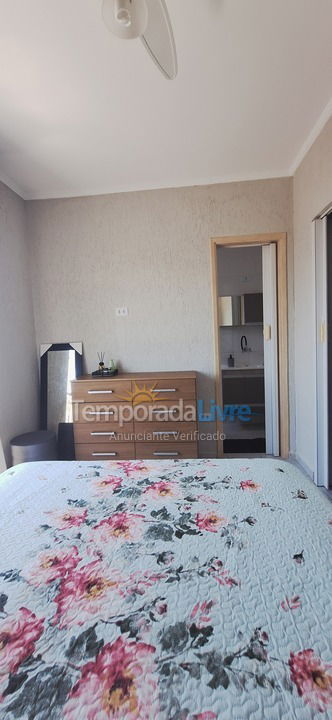 Apartamento para aluguel de temporada em Praia Grande (Praia do Caiçara)