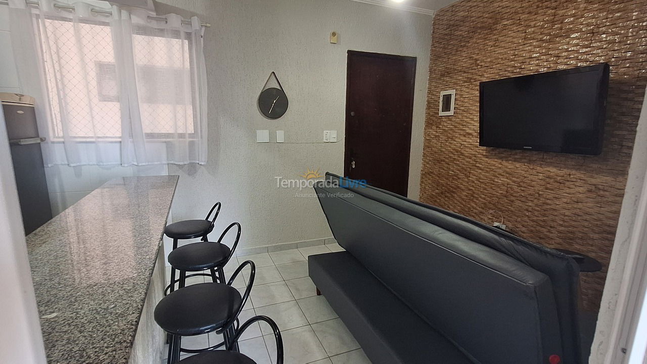 Apartamento para aluguel de temporada em Praia Grande (Praia do Caiçara)