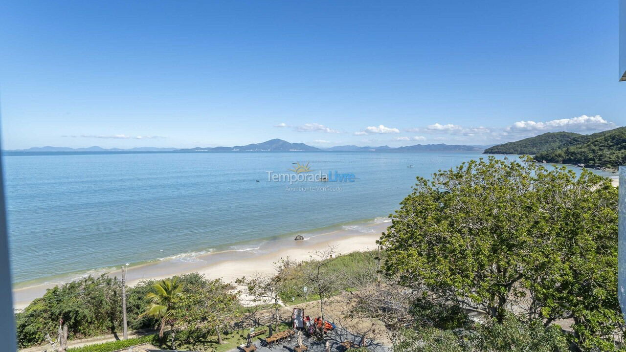 Casa para aluguel de temporada em Bombinhas (Praia de Zimbros)