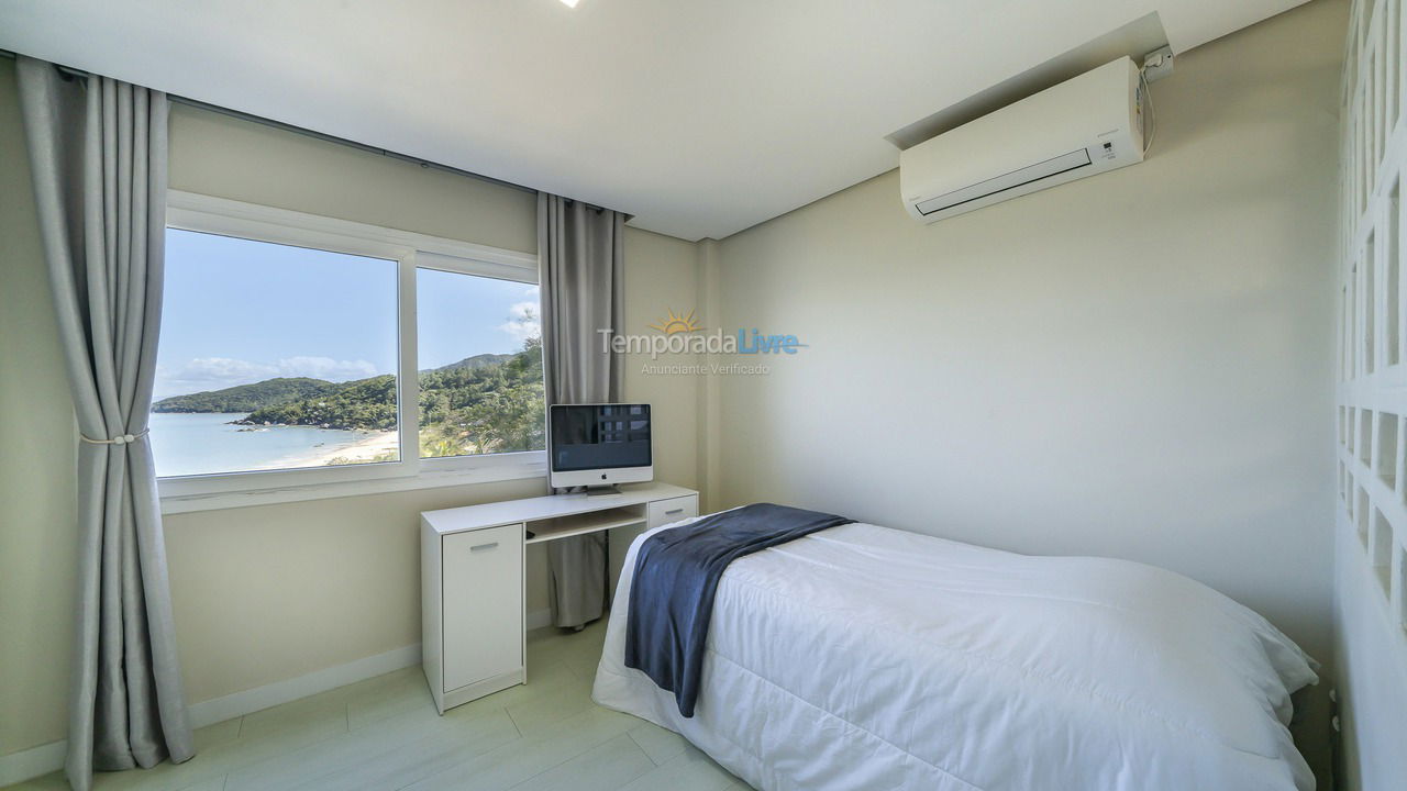 Casa para aluguel de temporada em Bombinhas (Praia de Zimbros)