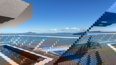Casa triplex beira mar