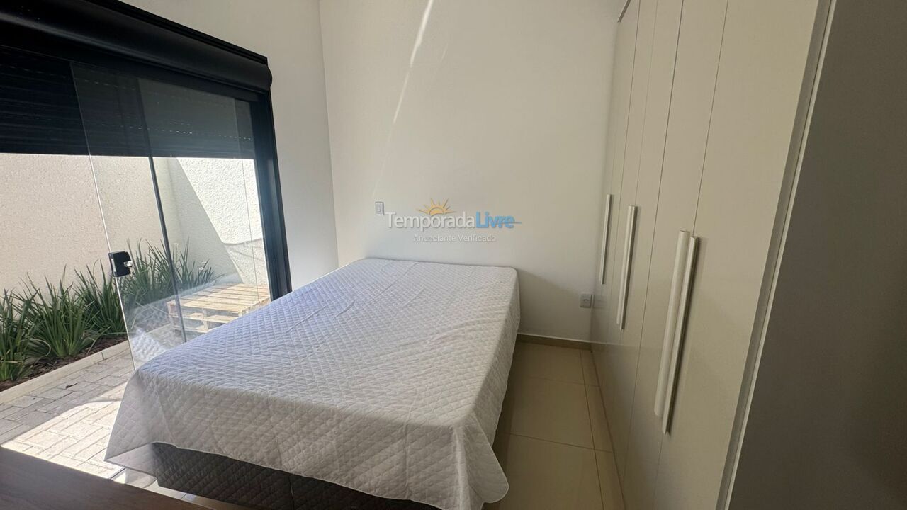 Apartamento para aluguel de temporada em Florianopolis (Praia dos Ingleses)