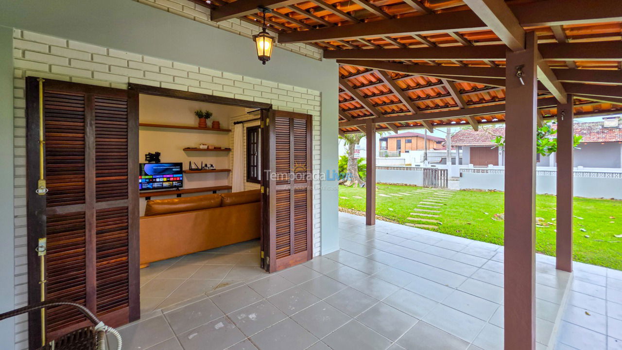 Casa para alquiler de vacaciones em São Francisco do Sul (Itaguaçu)