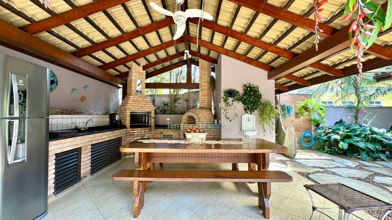 Casa para aluguel de temporada em São Sebastião (Praia da Baleia)