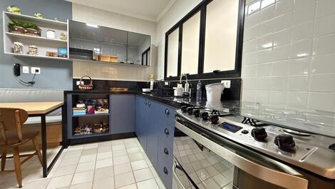 BEAUTIFUL 3 BEDROOM APARTMENT STEPS FROM THE SEA