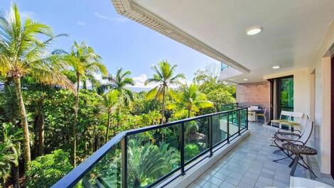 BEAUTIFUL 3 BEDROOM APARTMENT STEPS FROM THE SEA