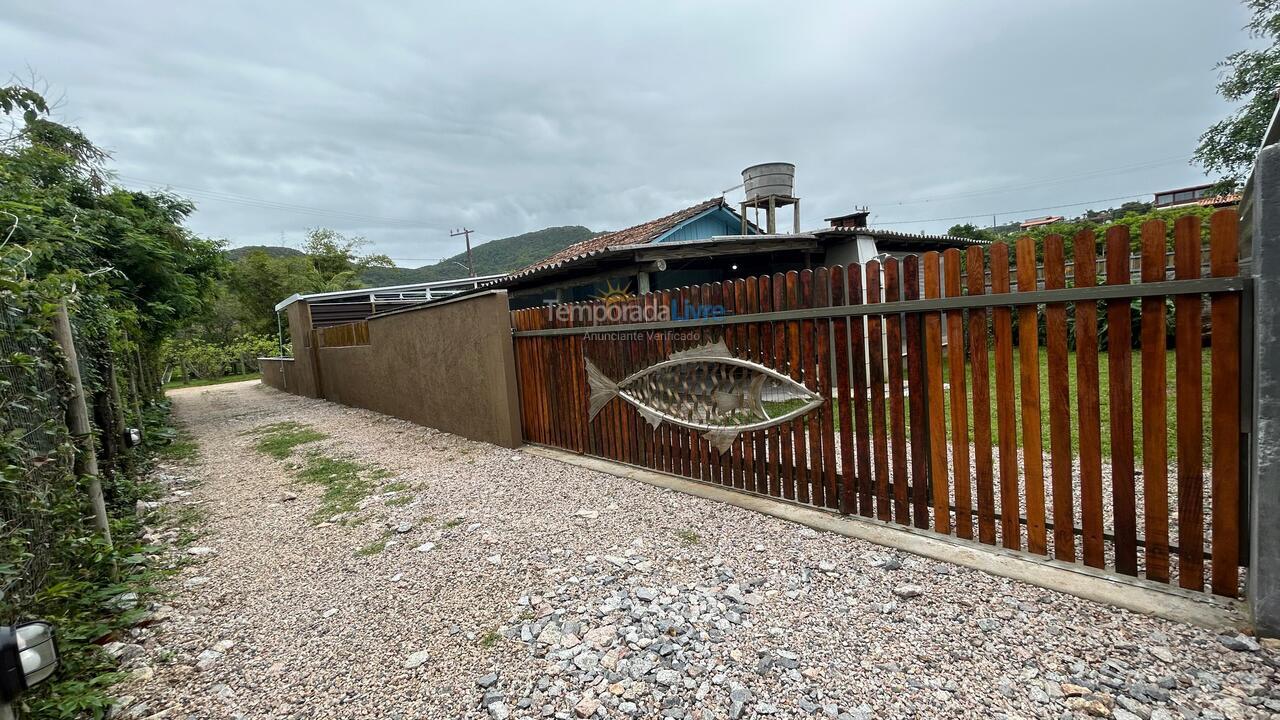 Casa para aluguel de temporada em Garopaba (Praia da Gamboa)