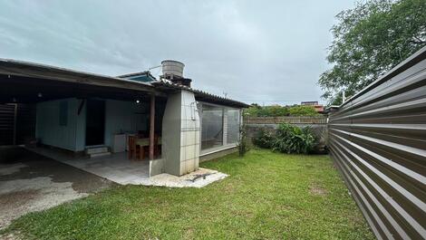 Casa a apenas 150 metros da Praia da Gamboa - Garopaba/SC