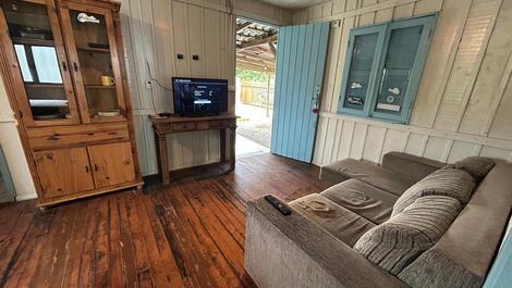 Casa a apenas 150 metros da Praia da Gamboa - Garopaba/SC