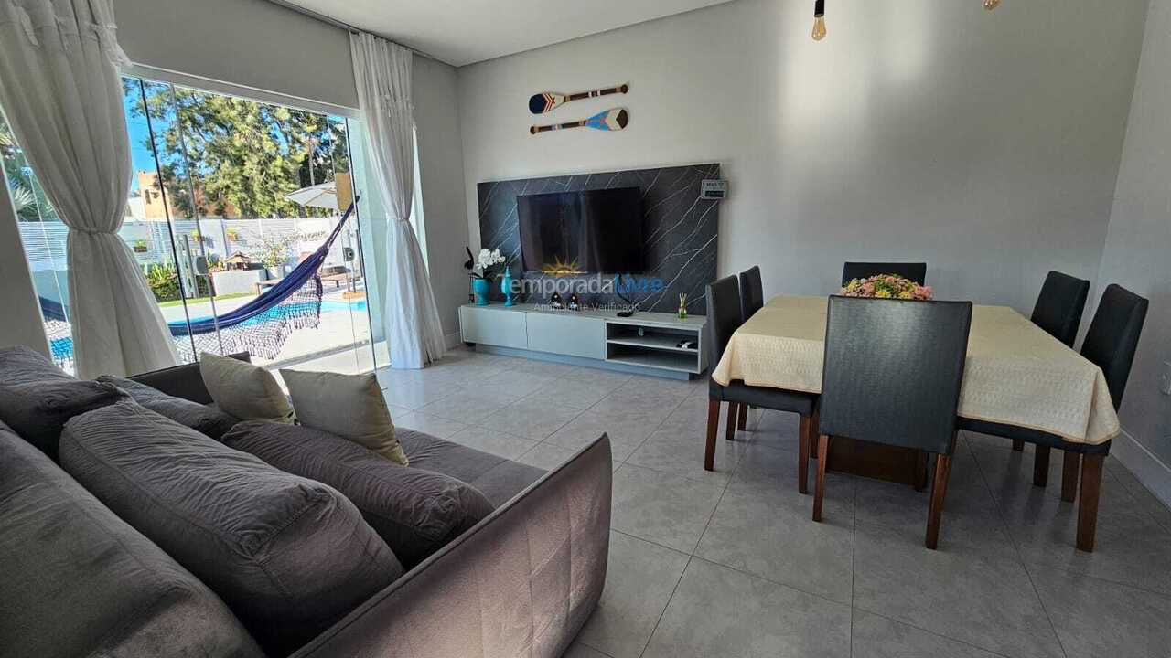 Casa para aluguel de temporada em Bombinhas (Canto Grande)