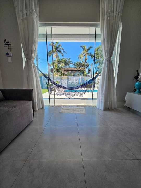 Casa para aluguel de temporada em Bombinhas (Canto Grande)