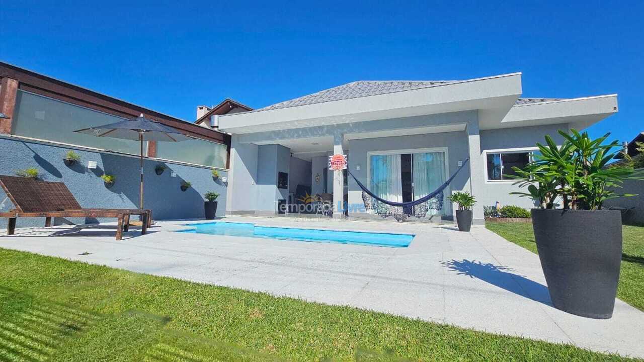 Casa para aluguel de temporada em Bombinhas (Canto Grande)