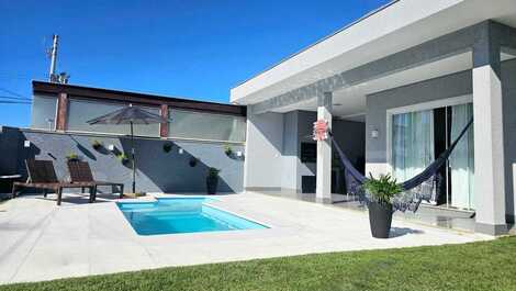 GREY HOUSE, o seu refúgio em Canto Grande