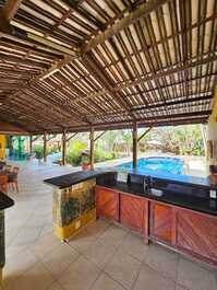 Ven y descubre Casa Vila Vitória, a 50 metros de la playa.