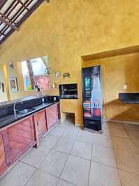 Ven y descubre Casa Vila Vitória, a 50 metros de la playa.