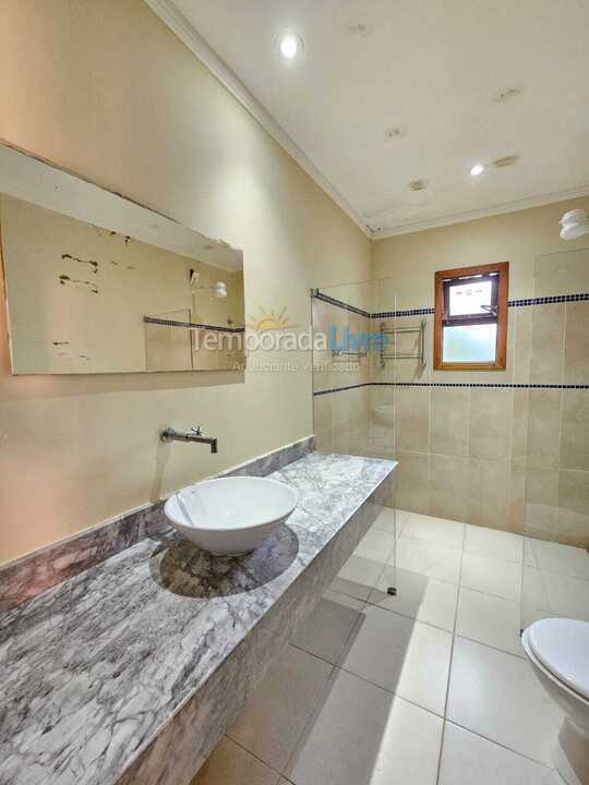 Casa para alquiler de vacaciones em Lauro de Freitas (Vilas do Atlântico Ba)