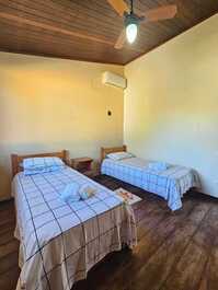 Ven y descubre Casa Vila Vitória, a 50 metros de la playa.