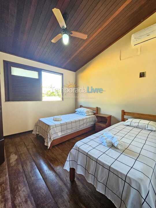 Casa para alquiler de vacaciones em Lauro de Freitas (Vilas do Atlântico Ba)