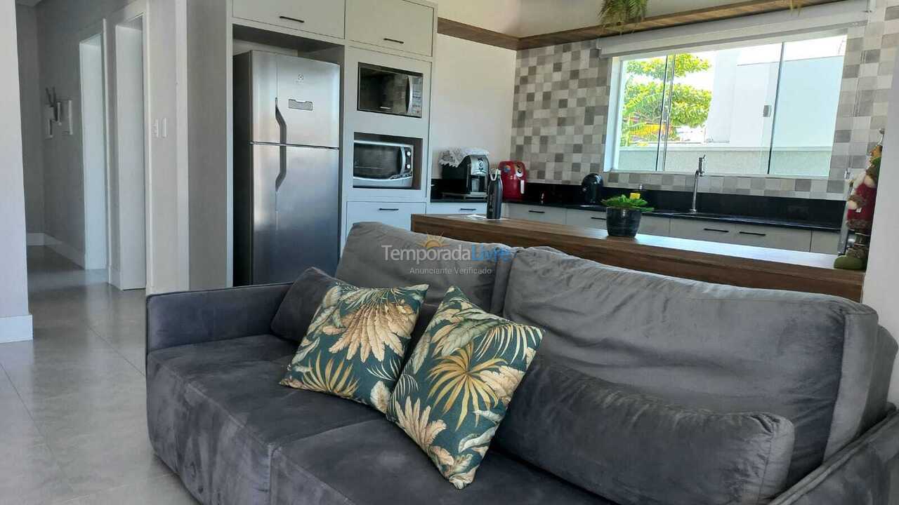 Casa para aluguel de temporada em Bombinhas (Canto Grande)