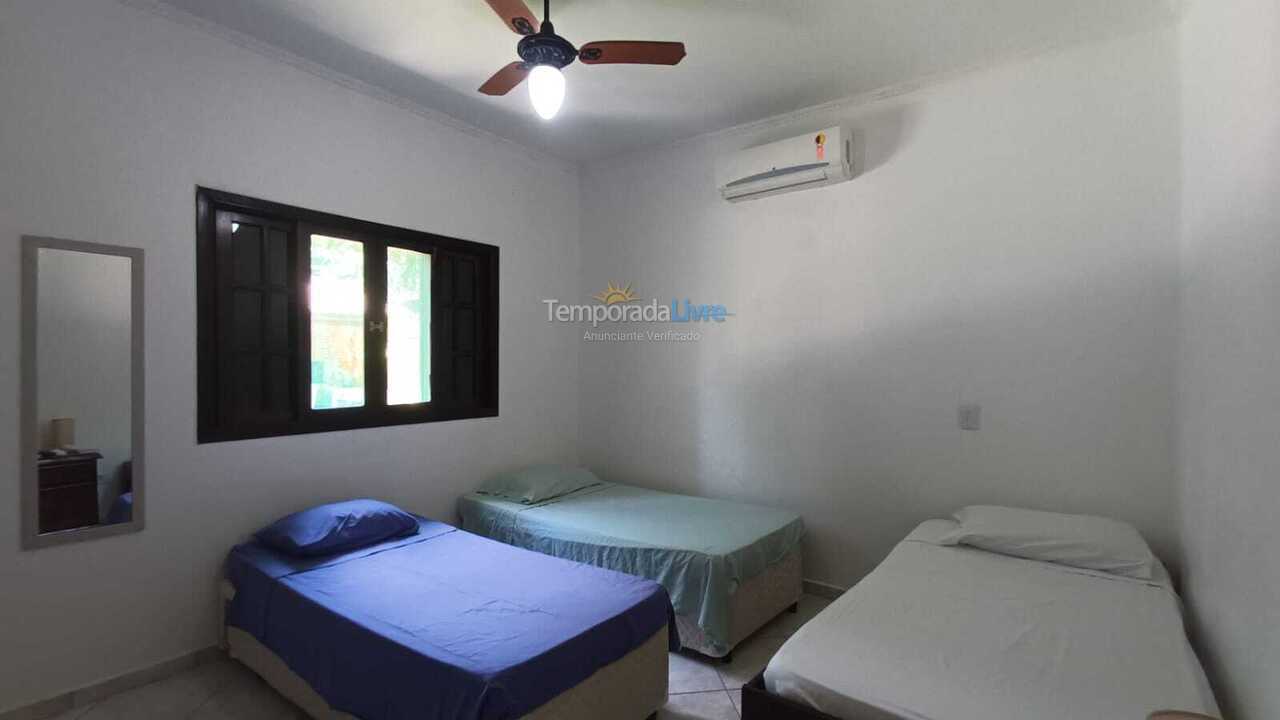 Casa para aluguel de temporada em São Sebastião (Condomínio Aldeia da Baleia)