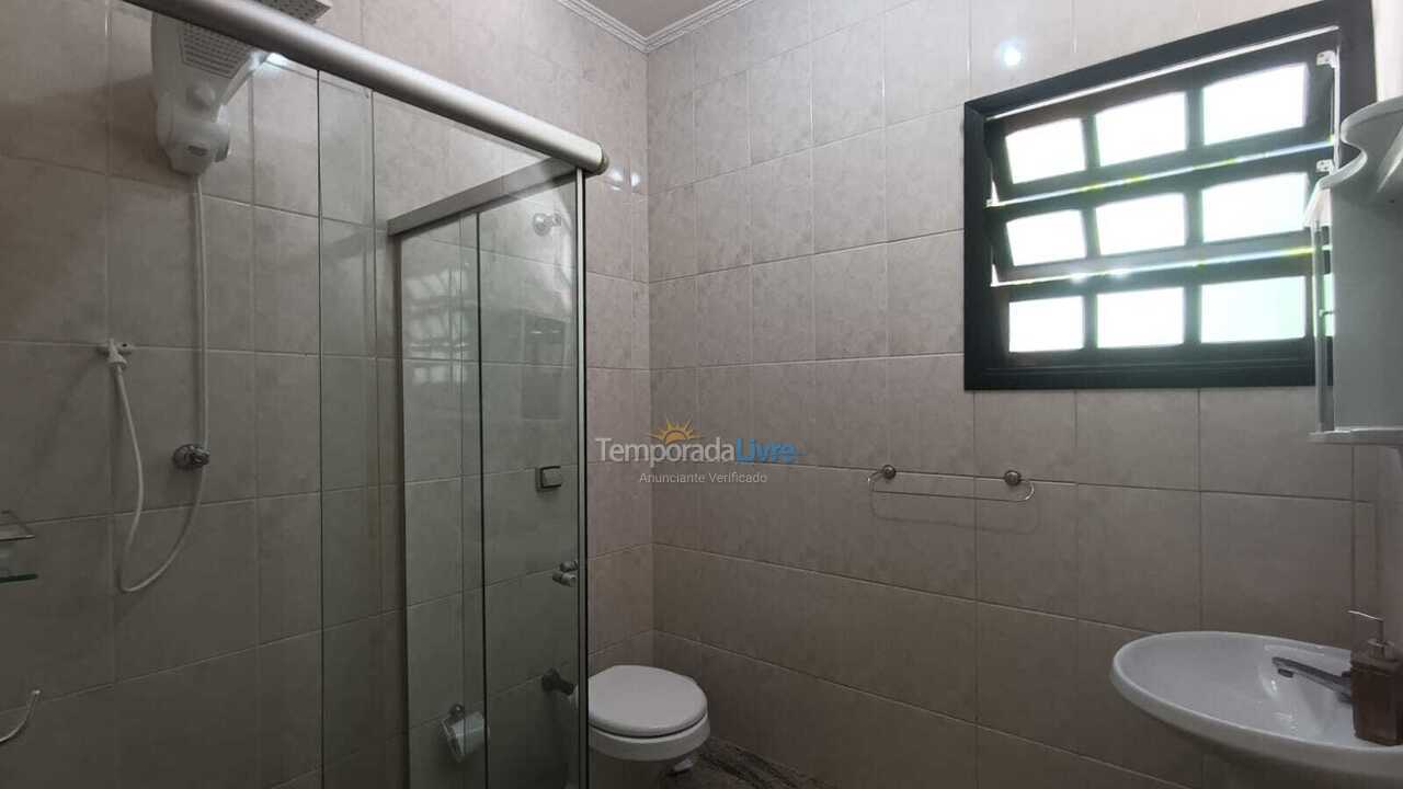 Casa para aluguel de temporada em São Sebastião (Condomínio Aldeia da Baleia)