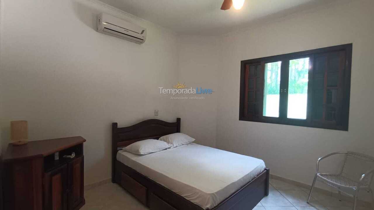 Casa para aluguel de temporada em São Sebastião (Condomínio Aldeia da Baleia)