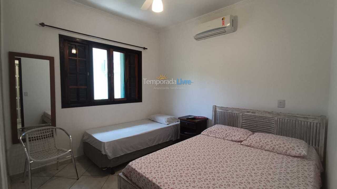 Casa para aluguel de temporada em São Sebastião (Condomínio Aldeia da Baleia)