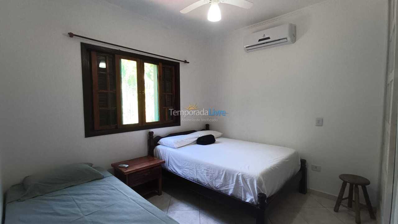 Casa para aluguel de temporada em São Sebastião (Condomínio Aldeia da Baleia)