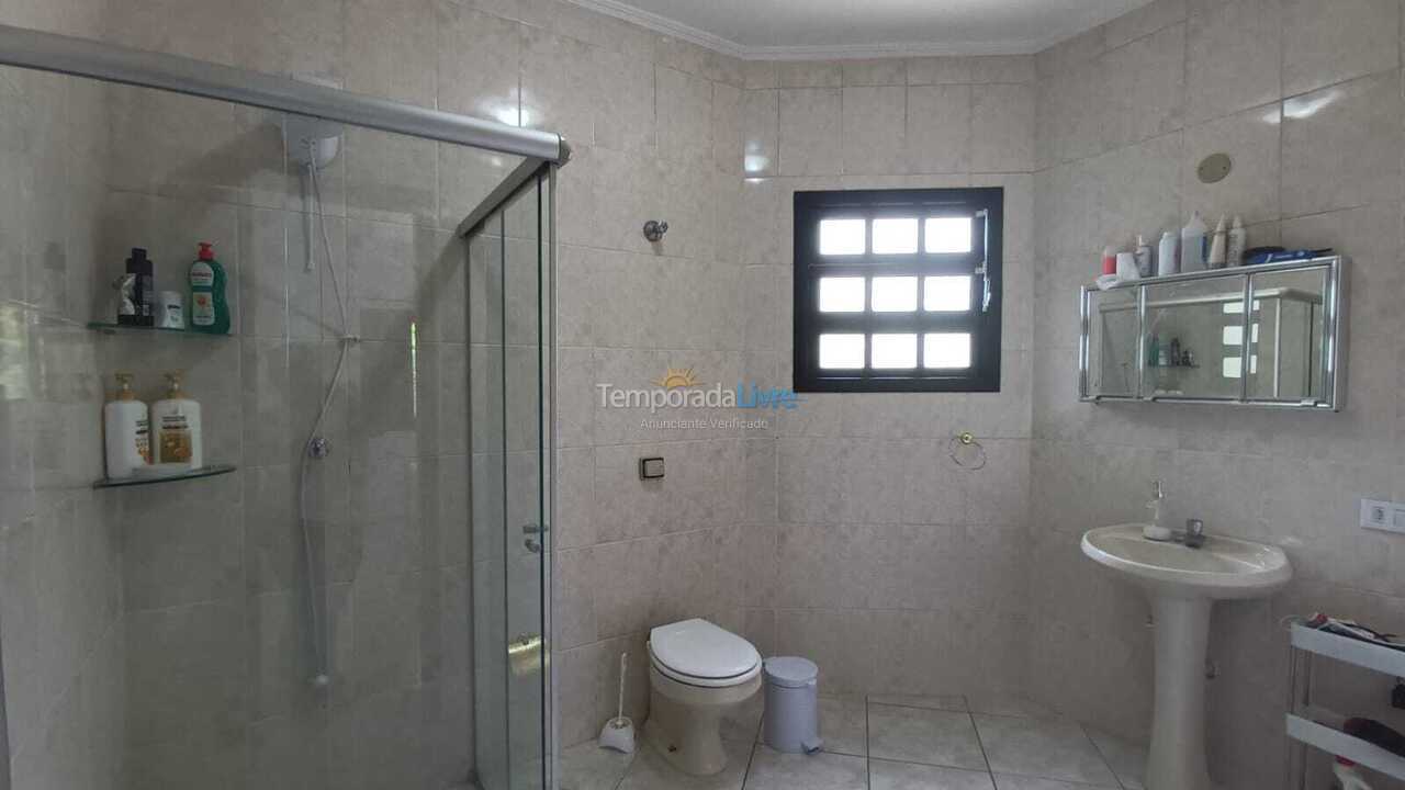 Casa para aluguel de temporada em São Sebastião (Condomínio Aldeia da Baleia)