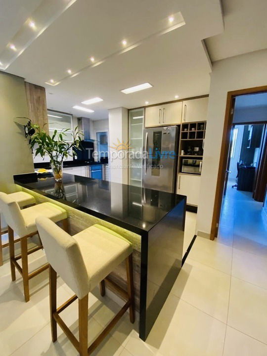 Apartamento para aluguel de temporada em Ubatuba (Itaguá)