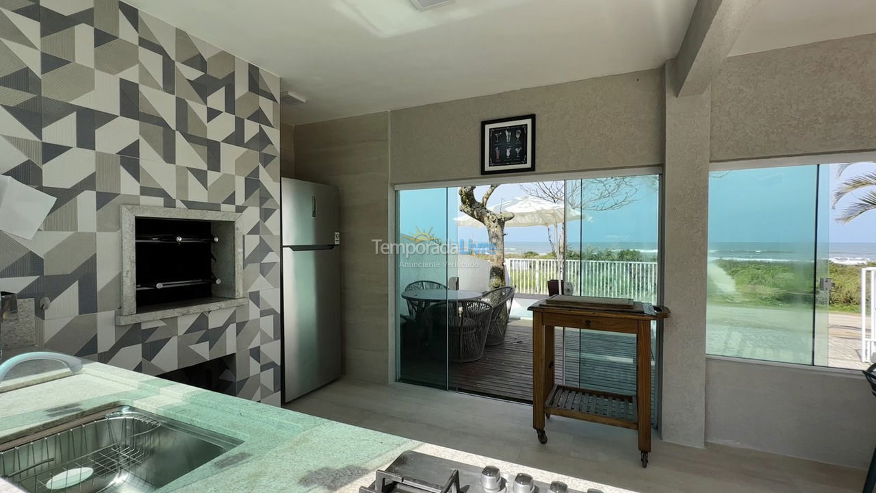Casa para alquiler de vacaciones em Guaratuba (Nereidas)