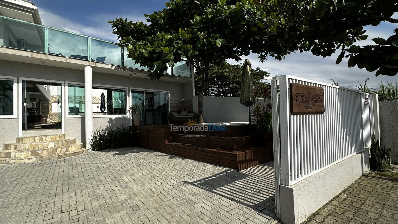 Casa para alquiler de vacaciones em Guaratuba (Nereidas)