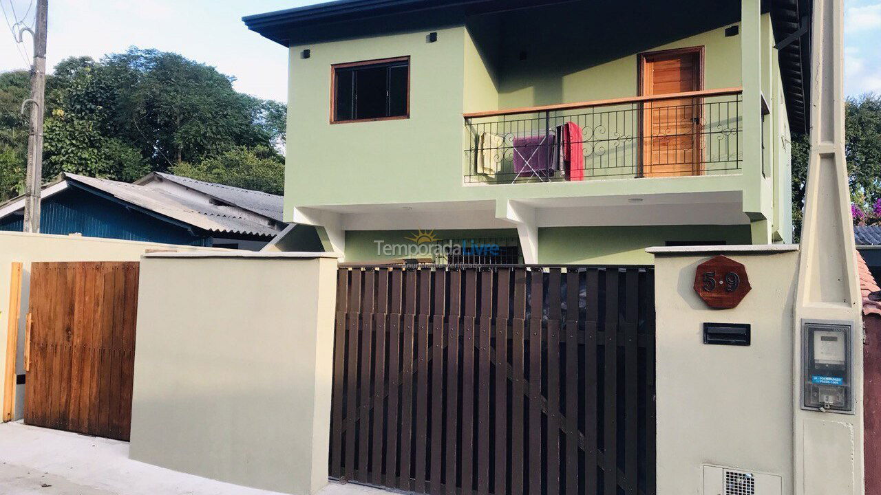 Casa para aluguel de temporada em Ubatuba (Pereque Mirim)