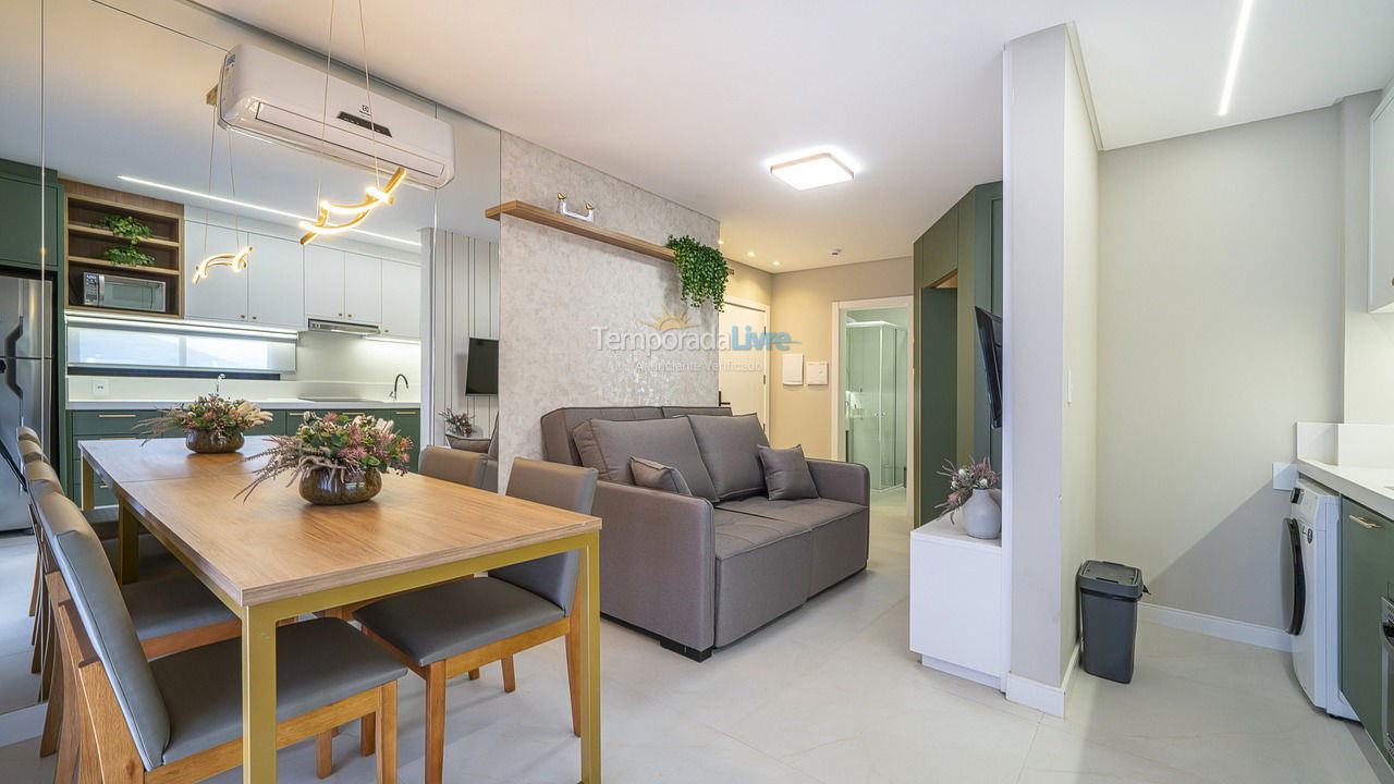 Apartamento para aluguel de temporada em Bombinhas (Praia de Bombas)