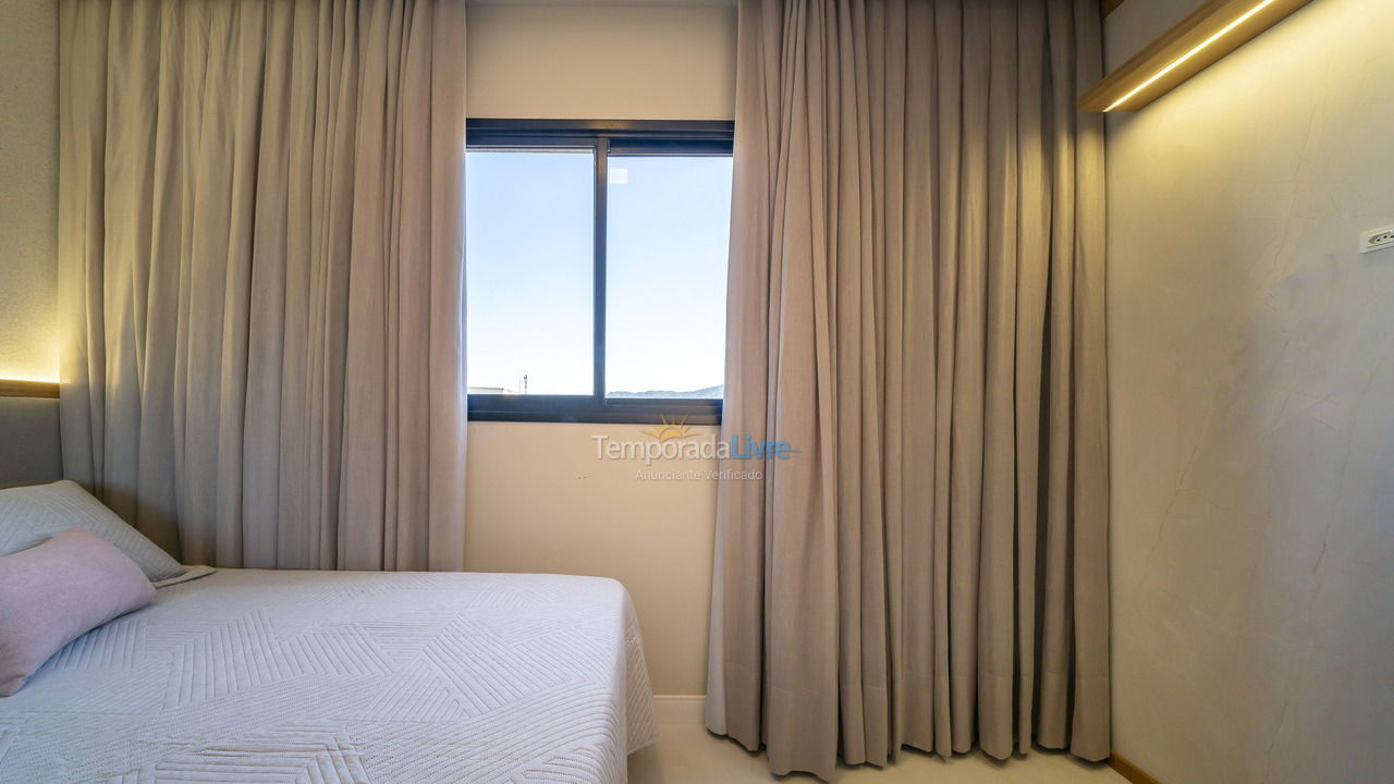Apartamento para aluguel de temporada em Bombinhas (Praia de Bombas)
